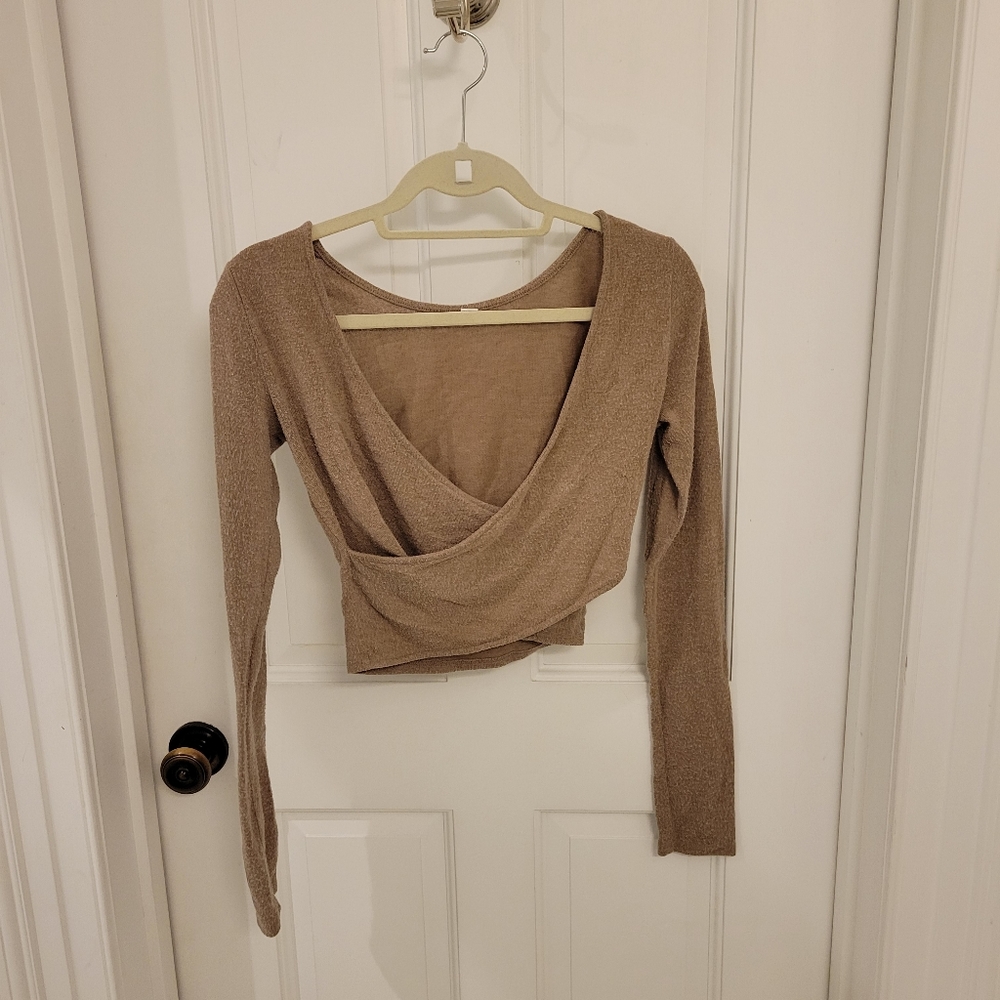 ALO YOGA Cropped Sweater